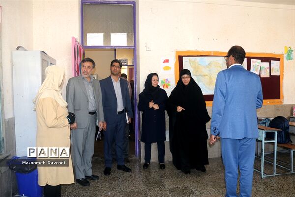گرامیداشت ۱۳ آبان زنگ استکبار ستیزی در دبستان سعدی