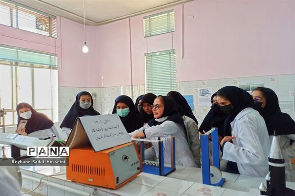 گرامیداشت روز آزمایشگاه در پژوهش‌سرای  اسداللّٰه اسدی در شیراز