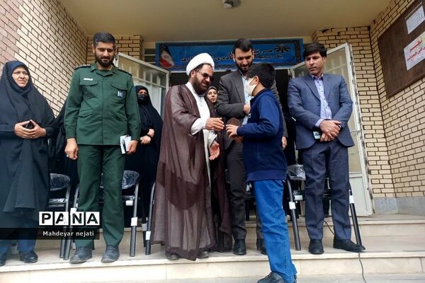 زنگ استکبارستیزی و افتتاح پایگاه بسیج دانش‌آموزی در دبیرستان شهید بهشتی رودهن