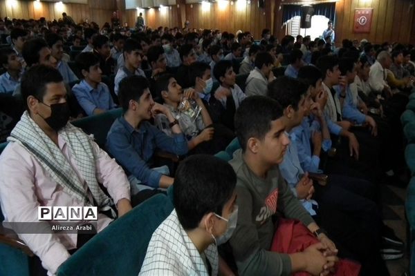 یادواره شهدای دانش‌آموز در کاشمر