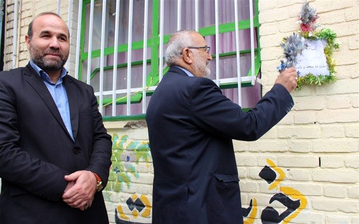 طنین الله اکبر و زنگ استکبارستیزی در مدارس استان سمنان نواخته شد