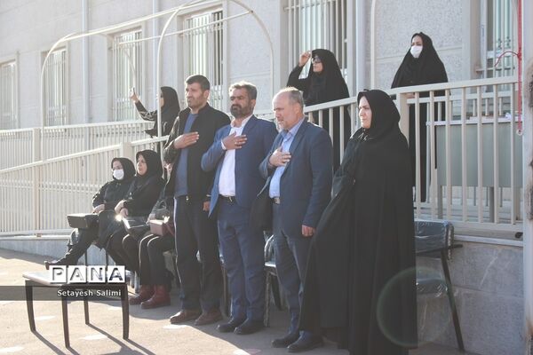 زنگ مبارزه با استکبار جهانی در مدرسه تمام‌تشکیلاتی سردار شهید سلیمانی زنجان