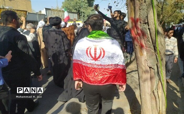 من در راهپیمایی روز 13 آبان شرکت میکنم زیرا.../فیلم 92