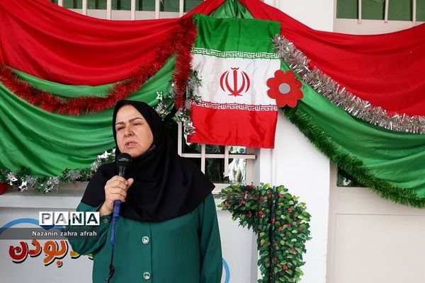 جشن روز دانش‌آموز در دبستان حضرت زهرا(س) رودهن