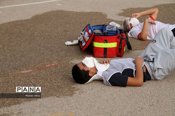برگزاری مانور پدافند غیرعامل در دبیرستان شاهد امام جواد (ع) شهرستان بهبهان