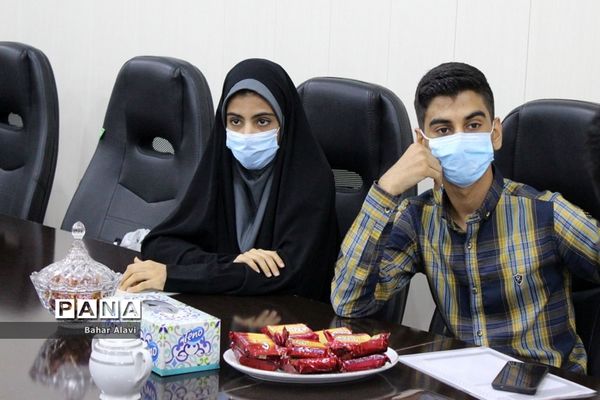 نشست نمایندگان مجلس دانش‌آموزی استان بوشهر با معاون آموزش متوسطه استان