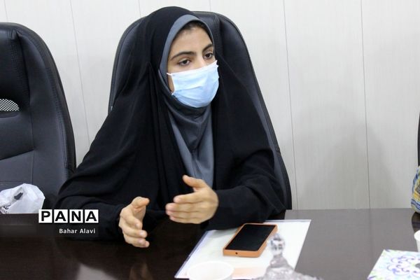 نشست نمایندگان مجلس دانش‌آموزی استان بوشهر با معاون آموزش متوسطه استان