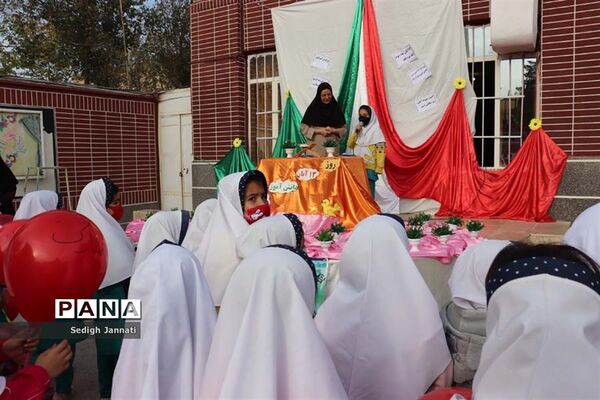 نواخته شدن زنگ استکبار ستیزی در مدارس آباده