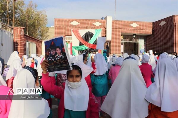 نواخته شدن زنگ استکبار ستیزی در مدارس آباده