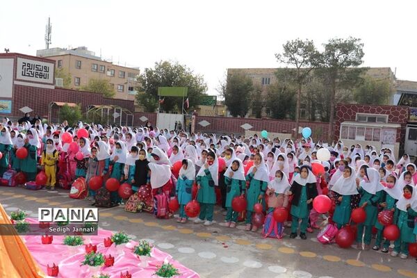 نواخته شدن زنگ استکبار ستیزی در مدارس آباده
