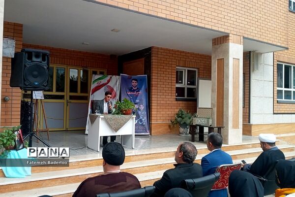 برگزاری مراسم روز دانش‌آموز در دبیرستان نمونه دولتی ولایت ناحیه دو بهارستان
