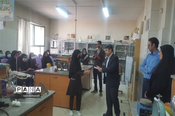 روز آزمایشگاه در پژوهش سرای کاوش  کهریزک