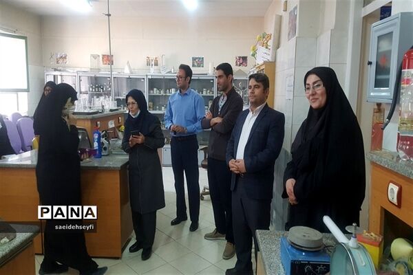 روز آزمایشگاه در پژوهش سرای کاوش  کهریزک
