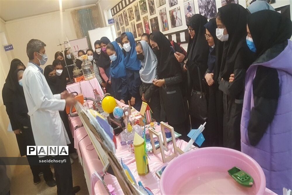 روز آزمایشگاه در پژوهش سرای کاوش  کهریزک