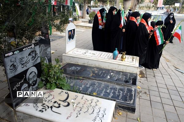 برگزاری مراسم غبارروبی مزار شهدا به مناسبت گرامیداشت یوم الله 13 آبان در البرز