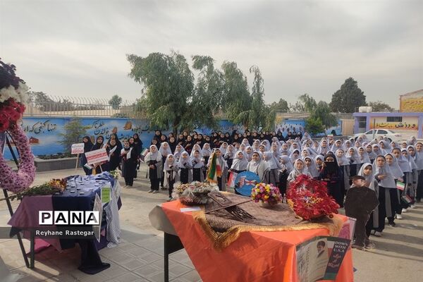 نواختن زنگ استکبارستیزی در مدرسه اتحاد مسلمین