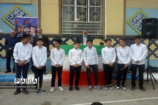 برگزاری مراسم زنگ استکبار ستیزی در دبیرستان شاهد مهدی هاشمی