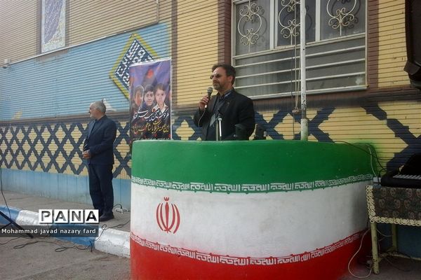 برگزاری مراسم زنگ استکبار ستیزی در دبیرستان شاهد مهدی هاشمی