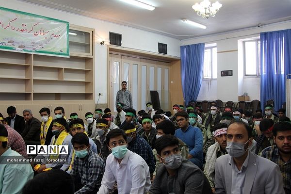 دیدار اعضای تشکل‌های دانش‌آموزی با نماینده ولی فقیه