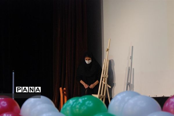 تقدیر از مربیان و مدیران برتر استان همدان