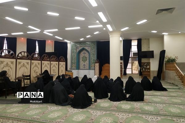 نشست بصیرتی  به مناسبت  بزرگداشت 13 آبان و شهدای حرم شاهچراغ در جرقویه سفلی