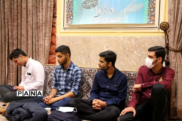 دیدار امام جمعه رودهن با فعالان و‌دانش‌آموزان نخبه بسیجی