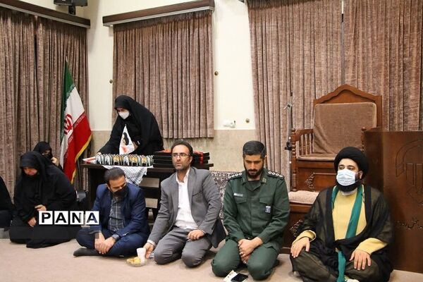 دیدار امام جمعه رودهن با فعالان و‌دانش‌آموزان نخبه بسیجی