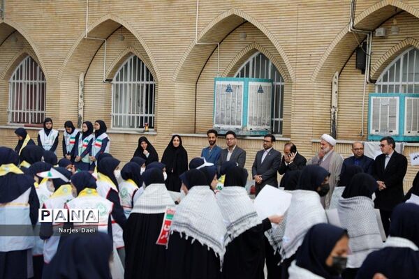 آیین نواختن زنگ استکبارستیزی در دبیرستان شاهد شهید شیرودی