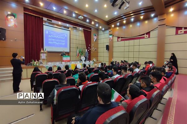 گردهمایی فرماندهان و شورای واحد های بسیج مدارس در شهرستان رباط کریم