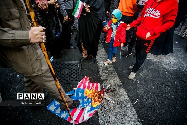 راهپیمایی یوم الله ۱۳ آبان  در تهران