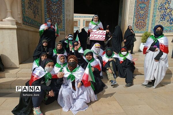 حضور دانش‌آموزان در حماسه باشکوه یوم الله ۱۳ آبان