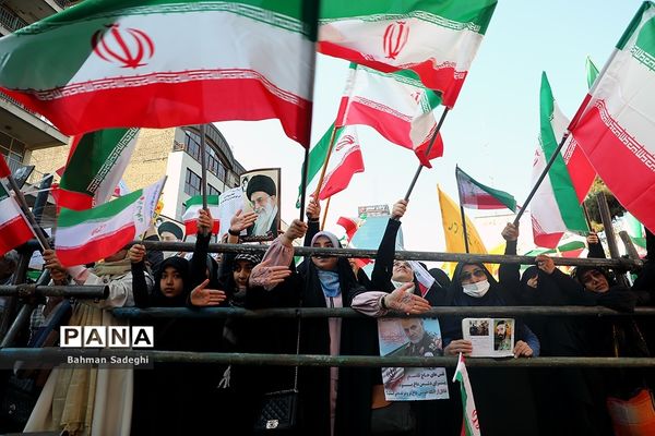 راهپیمایی یوم الله ۱۳ آبان در تهران