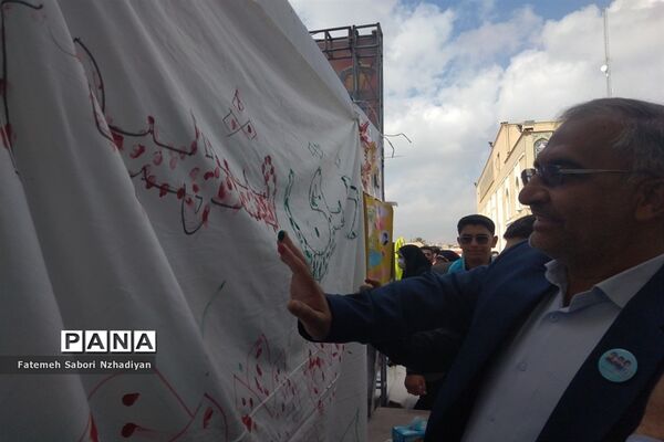 برپایی موکب سازمان دانش‌آموزی ناحیه ۳ در حرم مطهر شاهچراغ (ع)