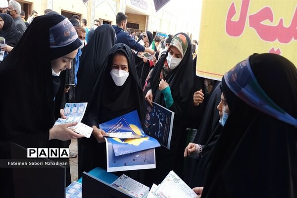 برپایی موکب سازمان دانش‌آموزی ناحیه ۳ در حرم مطهر شاهچراغ (ع)