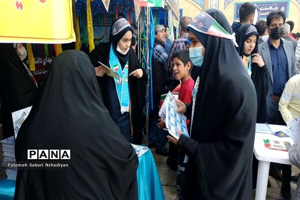 برپایی موکب سازمان دانش‌آموزی ناحیه ۳ در حرم مطهر شاهچراغ (ع)