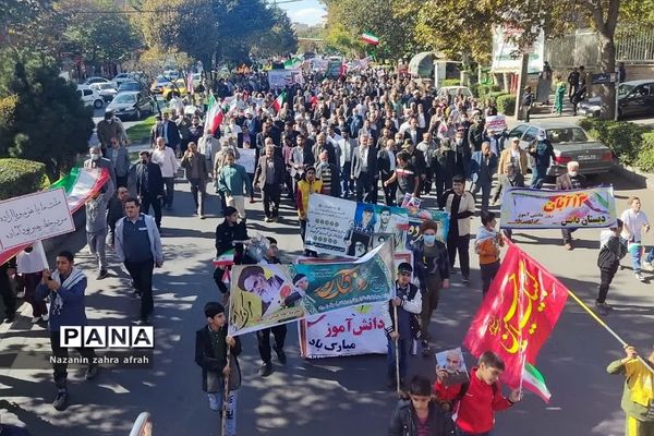 راهپیمایی ۱۳ آبان، با شعار «حماسه ایستادگی، مقاومت و استکبارستیزی» در رودهن