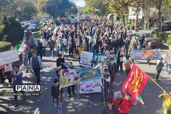 راهپیمایی ۱۳ آبان، با شعار «حماسه ایستادگی، مقاومت و استکبارستیزی» در رودهن