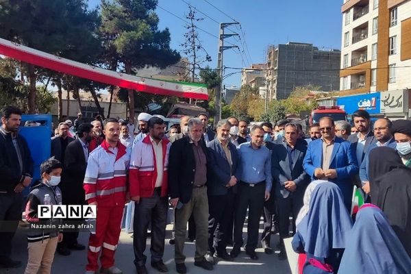 راهپیمایی ۱۳ آبان، با شعار «حماسه ایستادگی، مقاومت و استکبارستیزی» در رودهن