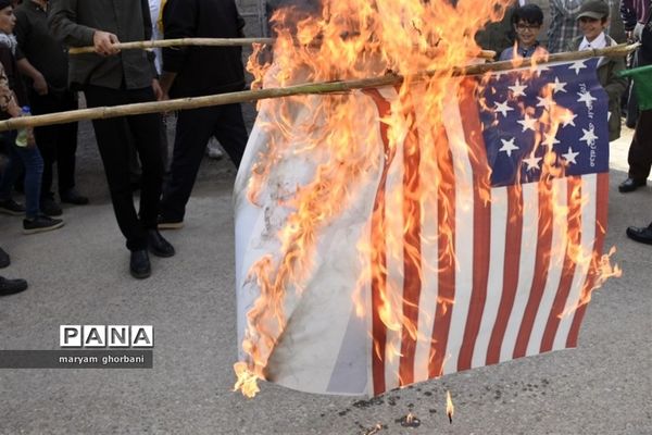 راهپیمایی روز دانش‌آموز در بهنمیر