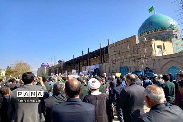 حماسه حضور پرشور مردم کاشمر در راهپیمایی یوم الله ۱۳ آبان