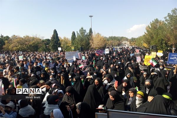 حماسه حضور پرشور مردم کاشمر در راهپیمایی یوم الله ۱۳ آبان