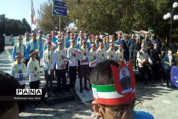 حماسه حضور پرشور مردم کاشمر در راهپیمایی یوم الله ۱۳ آبان