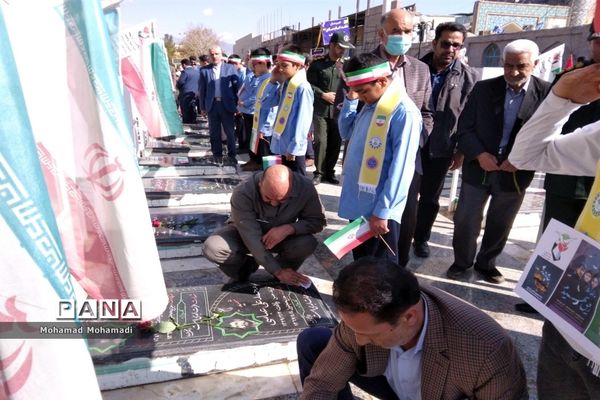 حماسه حضور پرشور مردم کاشمر در راهپیمایی یوم الله ۱۳ آبان