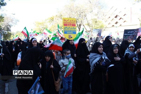 راهپیمایی 13 آبان در زنجان