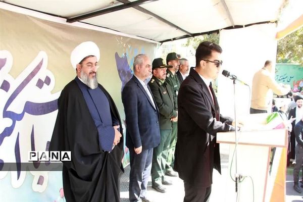 برگزاری راهپیمایی یوم الله ۱۳ آبان در شهرستان ساوجبلاغ