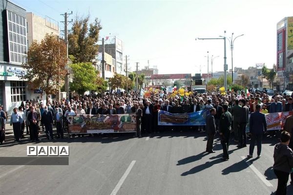 برگزاری راهپیمایی یوم الله ۱۳ آبان در شهرستان ساوجبلاغ
