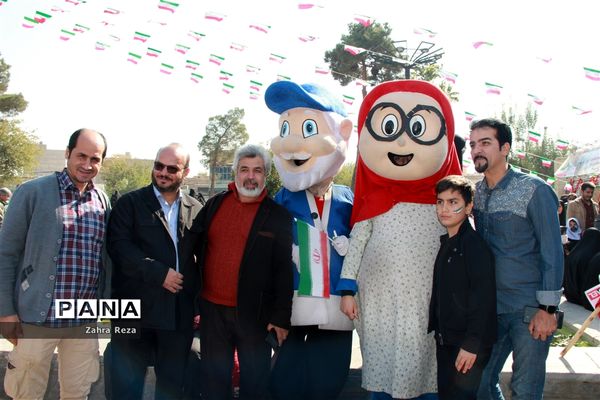 راهپیمایی ۱۳ آبان در شهرستان ورامین