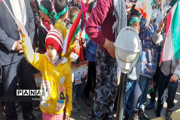 راهپیمایی 13 آبان در شهر اردستان