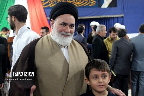 راهپیمایی پرشکوه یوم‌الله ۱۳ آبان در بهارستان‌دو