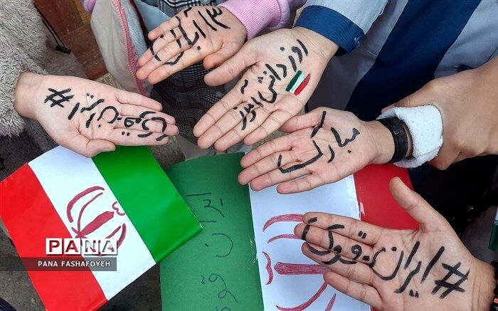 "ادامه دهنده راه دانش‌آموزان شهید هستیم"